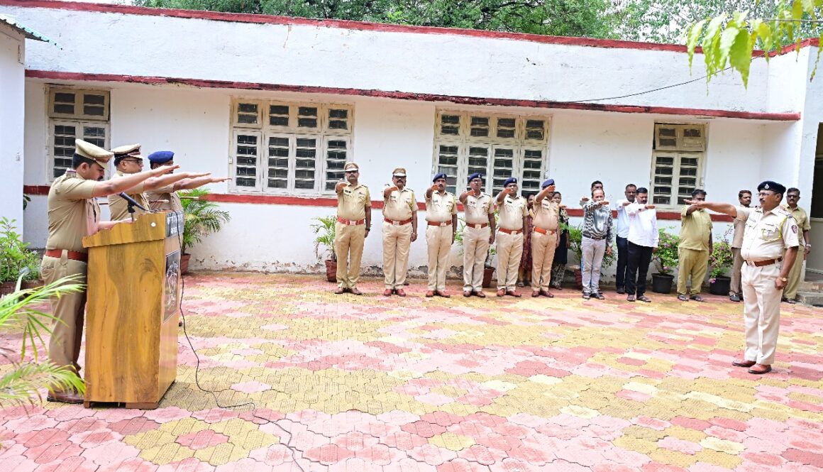 दिनांक २१/०५/२०२५ रोजी दौंड नानवीज पोलीस प्रशिक्षण केंद्रात दहशतवाद व हिंसाचारविरोधी दिवसानिमित्त शपथविधी संपन्न.
