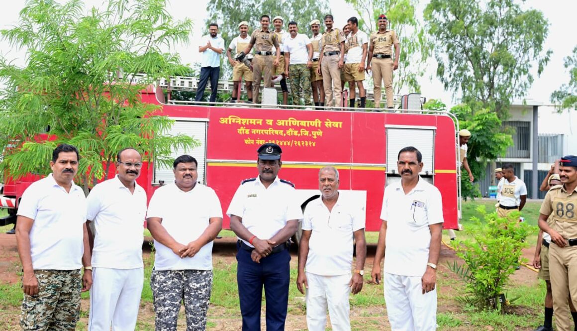 पोलीस प्रशिक्षण केंद्र नानवीज दौंड येथे फायर ब्रिगेड या विषयावर मार्गदर्शन करण्यात आले.