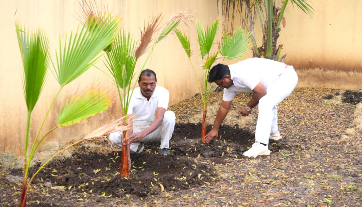 महाराष्ट्र पोलीस वर्धापन दिनानिमित्त नानवीज पोलीस ट्रेनिंग सेंटर येथे रुक्षारोपण करण्यात आले. दिनांक ०४/०१/२०२६