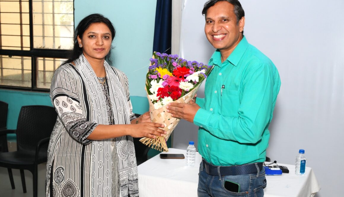 पोलीस प्रशिक्षण केंद्र नानविज दौंड येथे श्री सुनील पाटील यांचे आराखडा, प्रशिक्षण आणि व्यवस्थापन या विषयावर मार्गदर्शन करण्यात आले.