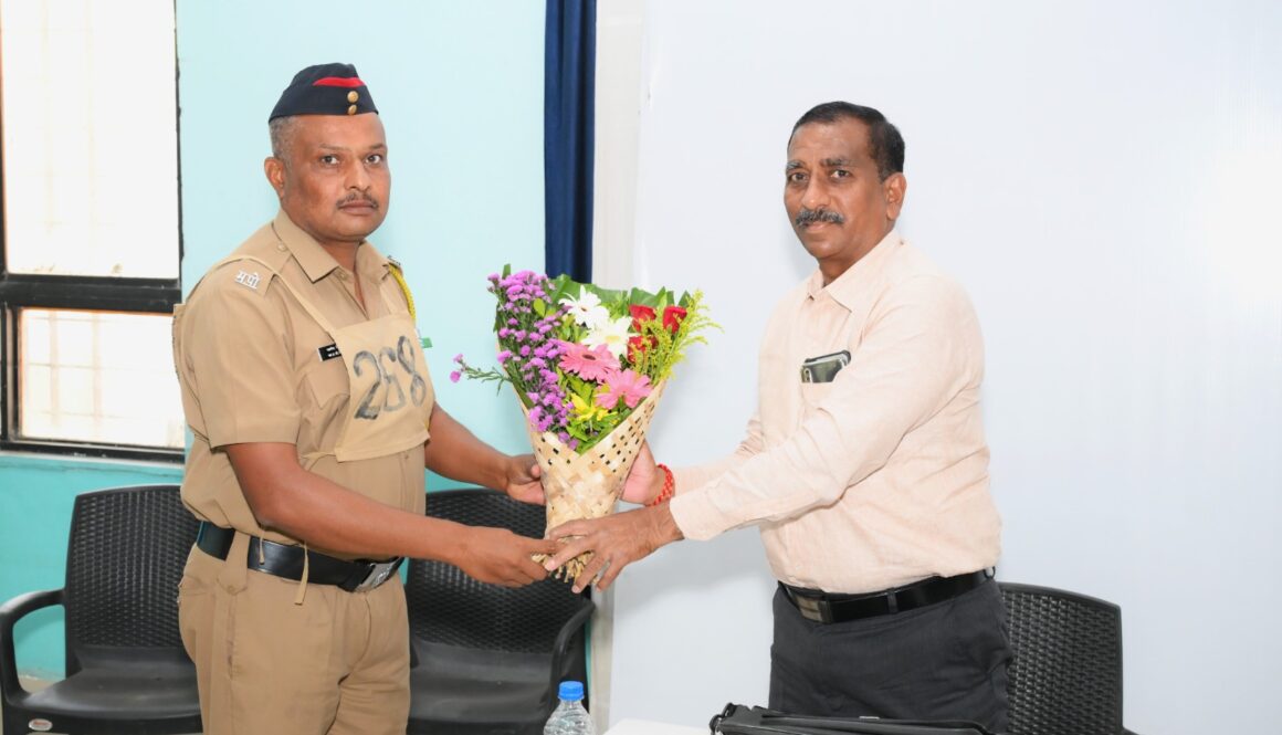 पोलीस प्रशिक्षण केंद्र नानविज दौंड येथे श्री मिलिंद पाटील सर यांनी गुन्हे अन्वेषण या विषयावर मार्गदर्शन करण्यात आले.