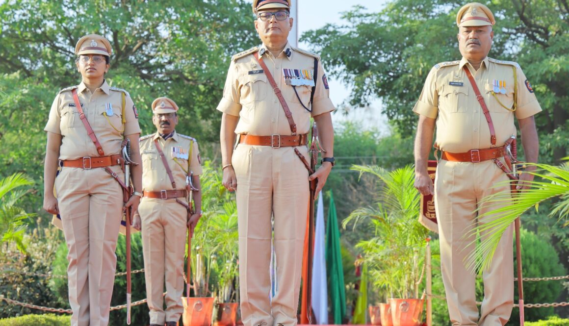 पोलीस प्रशिक्षण केंद्र नानवीज दौंड येथे १ मे महाराष्ट्र दिन उत्साहात साजरा करण्यात आला.